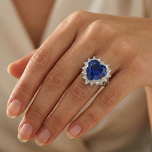 Afbeelding in Gallery-weergave laden, Ring met 7.61 Ct hartvormige blauwe saffier uit Sri Lanka en natuurlijke uit de aarde gewonnen diamanten