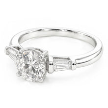 Afbeelding in Gallery-weergave laden, Antiek Europees 3-Steens Ring – Fijne Diamant 2 karaat 14 Karaat