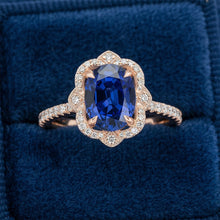 Afbeelding in Gallery-weergave laden, Antieke Stijl Halo IGI GECERTIFICEERDE Diamanten Ring Bloem Stijl Blauwe Saffier 6.20 Karaat