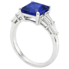 Afbeelding in Gallery-weergave laden, Baguette uit de aarde gewonnen diamanten ring & Princess Ceylonese saffier edelsteen 5.50 karaat
