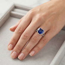 Afbeelding in Gallery-weergave laden, Grote Hart Sri Lanka Kleur Blauwe Saffier IGI GECERTIFICEERDE Diamanten Verlovingsring 5.75 Karaat