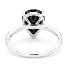Afbeelding in Gallery-weergave laden, Zwarte diamanten ring 5 karaat natuurlijke peervorm pavé solitair 14k witgoud