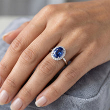 Afbeelding in Gallery-weergave laden, Ceylon Sapphire Ovaal Met Diamanten Ring 3 Kt Wit Goud 14K