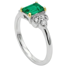 Afbeelding in Gallery-weergave laden, Colombiaanse Smaragd Edelsteen Ring 2-karaat 14 Karaat Tweekleurig Goud – hoekaanzicht