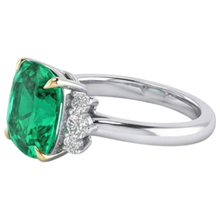 Afbeelding in Gallery-weergave laden, Smaragd Edelsteen Ring 4-karaat Tweekleurig 14K Goud – bovenaanzicht