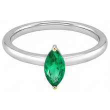 Afbeelding in Gallery-weergave laden, Colombiaanse Smaragd Marquise Gekleurde Steen Ring in Tweekleurig 14K Goud – hoekaanzicht