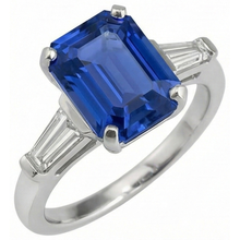 Afbeelding in Gallery-weergave laden, Dames Goud 3 Steen Smaragd Blauwe Saffier & Baguette Ring 3.50 Karaat