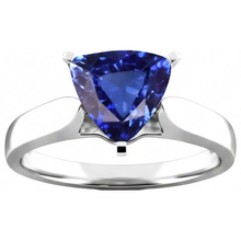 Afbeelding in Gallery-weergave laden, echte trillion saffier 1.50karaat ring bovenaanzicht