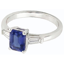 Afbeelding in Gallery-weergave laden, echte baguette saffier 1.75karaat ring bovenaanzicht