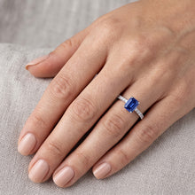 Afbeelding in Gallery-weergave laden, Dames edelsteen ring met Natuurlijke echte diamant ( niet in het laboratorium gekweekt )en stralende geslepen saffier 1,50 karaat