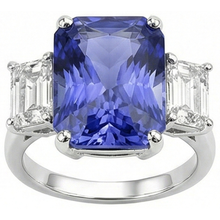 Afbeelding in Gallery-weergave laden, Dames Stralende Drie Stenen Blauwe Saffier Ring 7 Karaat Smaragd IGI GECERTIFICEERDE Diamanten