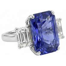 Afbeelding in Gallery-weergave laden, Dames Stralende Drie Stenen Blauwe Saffier Ring 7 Karaat Smaragd IGI GECERTIFICEERDE Diamanten