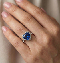 Afbeelding in Gallery-weergave laden, IGI GECERTIFICEERDE Dames Hart Edelsteen Ceylon Kleur Saffier Ring 6 Karaat Gedraaide Stijl