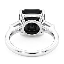 Afbeelding in Gallery-weergave laden, Driesteens Verlovingsring met donkere diamant, 3,6 karaat echte kussengeslepen zwarte diamant en baguette, 14K Witgoud