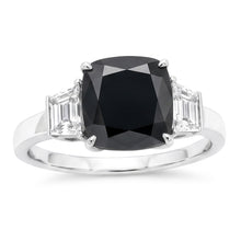 Afbeelding in Gallery-weergave laden, Donkere Diamant Verlovingsring 4,6 Karaat Echte Zwarte Kussenslijpsel Trapezium Drie Stenen 14K Witgoud