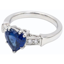 Afbeelding in Gallery-weergave laden, Diamanten jubileum hart Sri Lankaanse saffier ring 5 steen 1,75 karaat