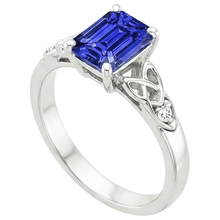 Afbeelding in Gallery-weergave laden, Diamanten ring met 3 stenen smaragd blauwe saffier vintage stijl 3,25 karaat
