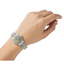 Afbeelding in Gallery-weergave laden, Diamanten rand, grijze wijzerplaat, datumhorloge, roestvrij staal jubileum P2