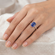 Afbeelding in Gallery-weergave laden, echte emerald saffier 4.50karaat ring op wit