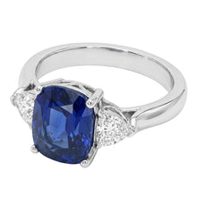 Afbeelding in Gallery-weergave laden, Driestenen Ring met Blauwe Saffier en Peer Geslepen Natuurlijke uit de aarde gewonnen Diamanten 4.50 Karaat Goud 14K