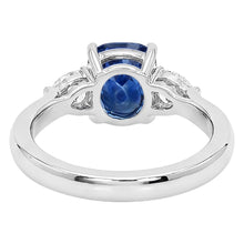 Afbeelding in Gallery-weergave laden, Driestenen Ring met Blauwe Saffier en Peer Geslepen Natuurlijke uit de aarde gewonnen Diamanten 4.50 Karaat Goud 14K