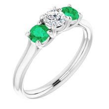 Afbeelding in Gallery-weergave laden, Drie stenen diamanten smaragd ring 2,40 karaat witgoud 14K