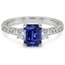 Afbeelding in Gallery-weergave laden, Driestenen Ring Antieke Stijl Blauwe Saffier & Natuurlijke uit de aarde gewonnen Diamanten 4.50 Karaat
