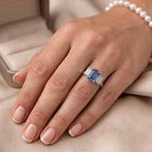 Afbeelding in Gallery-weergave laden, Drie stenen smaragd blauwe saffier en Natuurlijke echte diamant ( niet in het laboratorium gekweekt )en ring 2,50 karaat