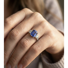 Afbeelding in Gallery-weergave laden, echte round smaragd 3karaat ring op wit