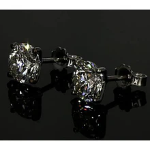Afbeelding in Gallery-weergave laden, Echt Diamanten Oorbellen 1,50 Karaat Ronde Stud Prong Set Wit Goud 14K