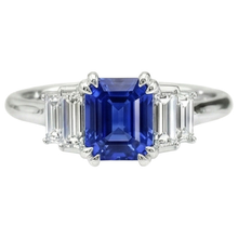 Afbeelding in Gallery-weergave laden, echte baguette diamant 3karaat ring zijaanzicht