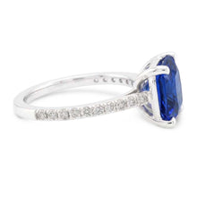 Afbeelding in Gallery-weergave laden, Edelsteen Stralende Blauwe Saffier Ring Met Diamanten Accenten 3,50 Karaat