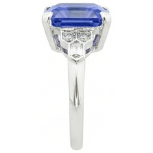 Afbeelding in Gallery-weergave laden, IGI GECERTIFICEERDE Smaragd Edelsteen Saffier Ring 6.50 Karaat Met Taps Toelopende Baguette Accenten