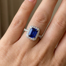 Afbeelding in Gallery-weergave laden, Emerald Cut Sri Lanka Sapphire Diamonds Ring 3 kt witgoud 14K