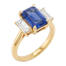 Afbeelding in Gallery-weergave laden, Engagement 3 steen blauwe saffier smaragd & stokbrood geslepen ring 3 karaat