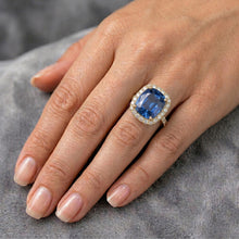 Afbeelding in Gallery-weergave laden, Geelgoud Ovaal Saffier Halo Natuurlijke uit de aarde gewonnen Diamanten Ring 11.25 Karaat 14K