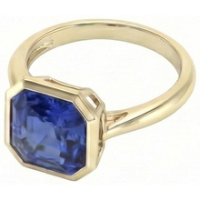 Afbeelding in Gallery-weergave laden, Natuurlijke (niet labgekweekte) Geelgouden Solitaire Ring met Ceylon Saffier in Kastzetting, 5 Karaat