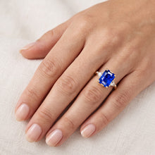 Afbeelding in Gallery-weergave laden, Geelgouden ring met 3 stenen stralende saffier 3 karaat biljoen Natuurlijke echte diamant ( niet in het laboratorium gekweekt )en