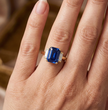 Afbeelding in Gallery-weergave laden, Geelgouden Smaragd Edelsteen Ring Baguette Natuurlijke uit de aarde gewonnen Diamanten 5 Karaat 3 Steen