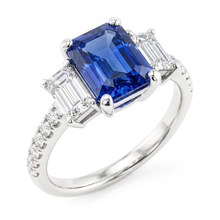 Afbeelding in Gallery-weergave laden, Gouden Emerald Diamond Blue Sapphire Ring met ronde accenten 3,50 karaat