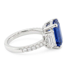Afbeelding in Gallery-weergave laden, Gouden Emerald Diamond Blue Sapphire Ring met ronde accenten 3,50 karaat