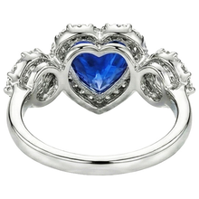 Afbeelding in Gallery-weergave laden, Gouden Jubileumring 7 Karaat Hartgeslepen Blauwe Saffier & Halo Natuurlijke uit de aarde gewonnen Diamanten