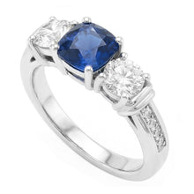 Afbeelding in Gallery-weergave laden, Gouden edelsteen kussen saffier ring 2,50 karaat 3 stenen stijl Natuurlijke echte diamant ( niet in het laboratorium gekweekt )