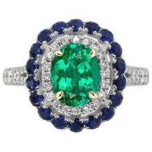 Afbeelding in Gallery-weergave laden, Colombiaanse Smaragd Ovaal Sieraadsteen Ring in Bicolor 14K Goud – hoekaanzicht