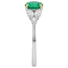 Afbeelding in Gallery-weergave laden, High-end Fijne Smaragd Gekleurde Steen Ring 2 karaat – bovenaanzicht