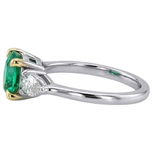 Afbeelding in Gallery-weergave laden, Fijne Smaragd Edelsteen Ring 1,50-karaat Tweekleurig 14K Goud – profielaanzicht