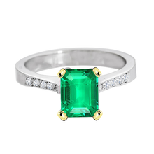 Afbeelding in Gallery-weergave laden, Colombiaanse Smaragd Smaragd Slijpvorm Edelsteen Ring in Bicolor 14K Goud – hoofdaanzicht