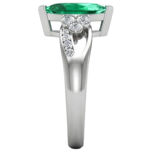Afbeelding in Gallery-weergave laden, Groene smaragd met Natuurlijke echte diamanten ( niet in een laboratorium gekweekt ) 2.75 ct. Verlovingsring Witgoud 14K