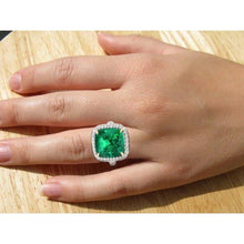 Afbeelding in Gallery-weergave laden, Grote 16,25 karaat groene smaragd & diamanten trouwring goud 14k