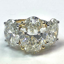 Afbeelding in Gallery-weergave laden, Grote Echt Ovale Diamant Drie Stenen Ring Goud 14K